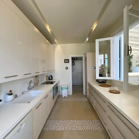 Seafront Vagart By Goutos