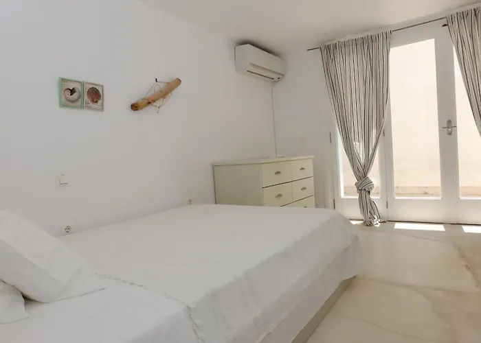 Seafront Vagart By Goutos Feriehus *